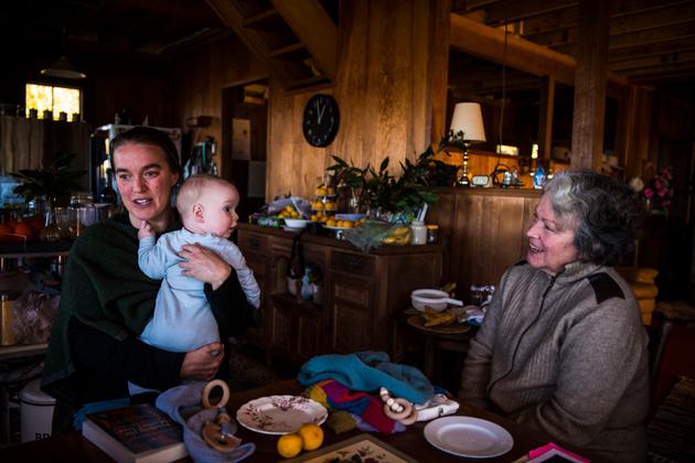 Sarah Hyde, daughter Percy (5 months) and grandmother Robyn Hyde, at their home in Mount Irvine in the Blue Mountains (New South Wales, Australia), June 15, 2023.