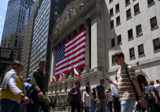 Devant la Bourse de New York (NYSE), à New York, le 27 mai 2022.