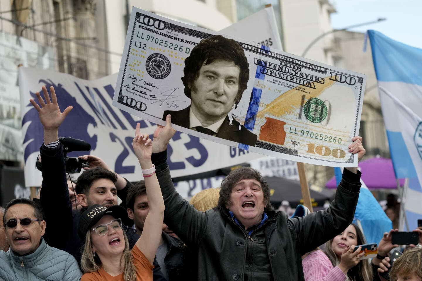In Argentina, an unwavering passion for the dollar