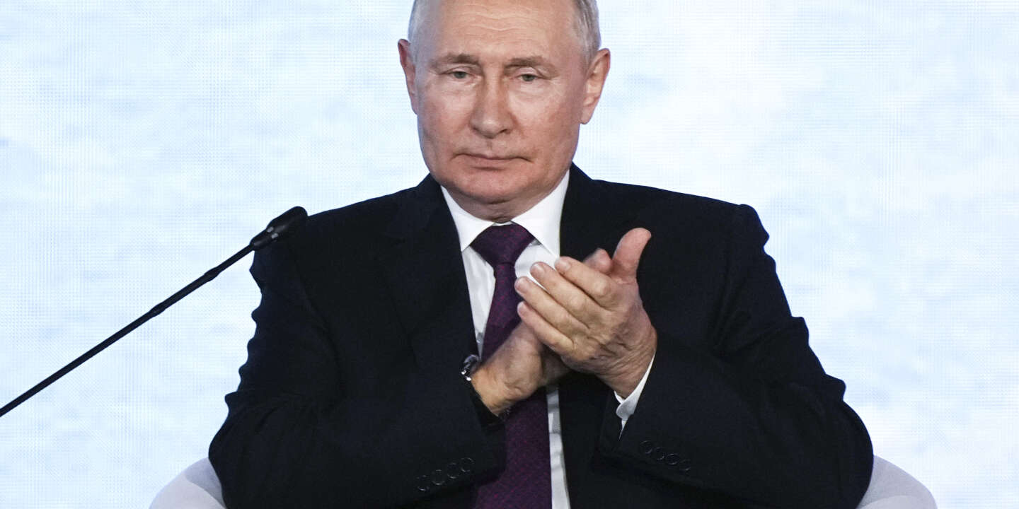 Vladimir Putin postponed a possible announcement of presidential candidacy “until the end of the year”.