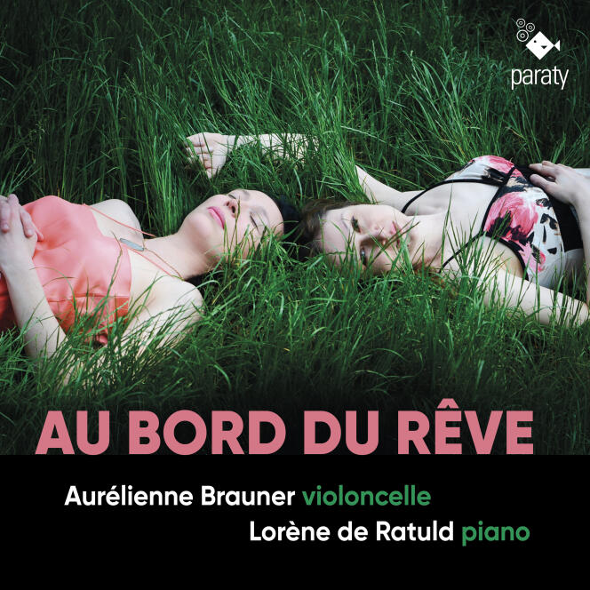 Cover of the album “Au bord du rêve”, by Aurélienne Brauner and Lorène de Ratuld.