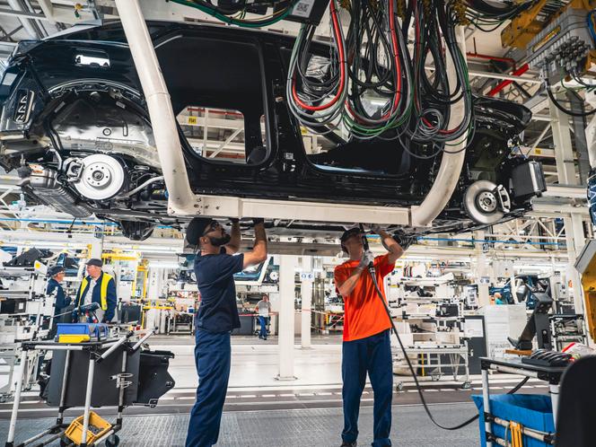 Assembly line for Peugeot’s electric E-3008 car, in Sochaux (France), on September 13, 2023.