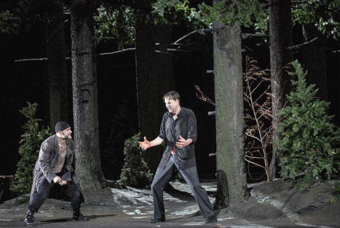 Leporello (Alex Esposito) and Don Giovanni (Peter Mattei) during the preview of “Don Giovanni”, by Claus Guth, at the Paris National Opera, September 9, 2023.