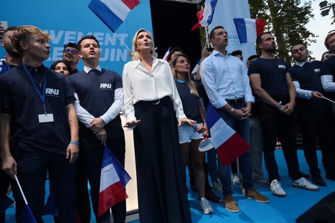 Marine Le Pen et Jordan Bardella, le 16 septembre 2023 à Beaucaire.