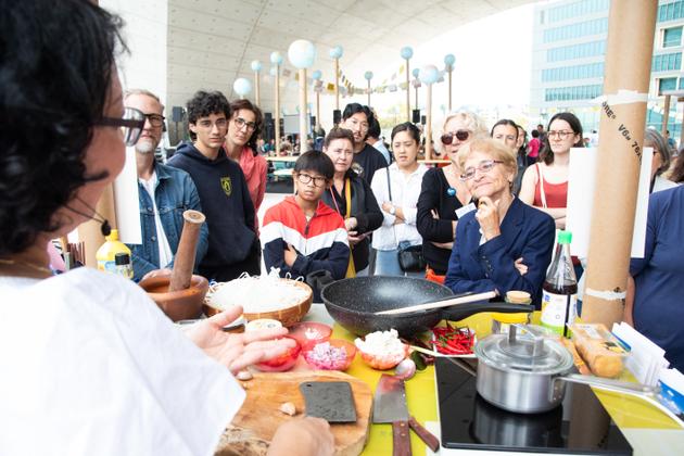 Una demostración de la receta Pad Thai de Morgan Ramirez de la película. 