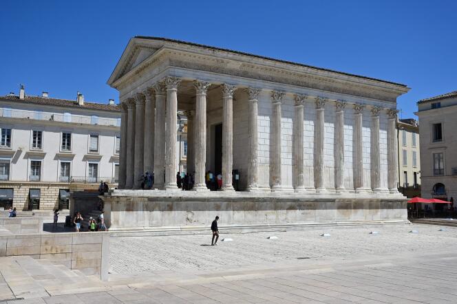 La Maison carrée de Nîmes, temple romain construit au début du Ier siècle après J.-C., le 1er août 2022.
