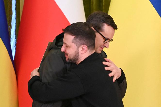 Ukrainian President Volodymyr Zelensky and Polish Prime Minister Mateusz Morawiecki at a press conference in Kyiv on February 24, 2023.