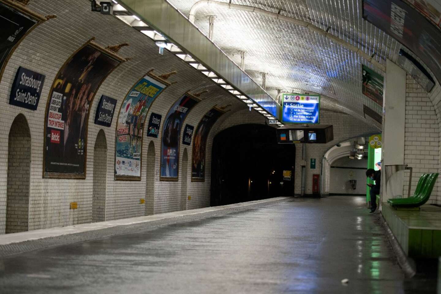 La RATP ouvre une enquête interne après la diffusion d’images montrant un agent de sécurité en train de frapper un jeune homme dans le métro parisien
