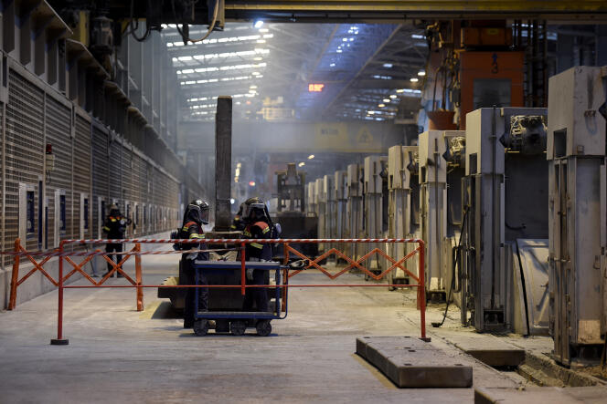 Alla fabbrica di alluminio, a Lone Plage (Nord), tra Calais e Dunkerque, il 21 gennaio 2022.