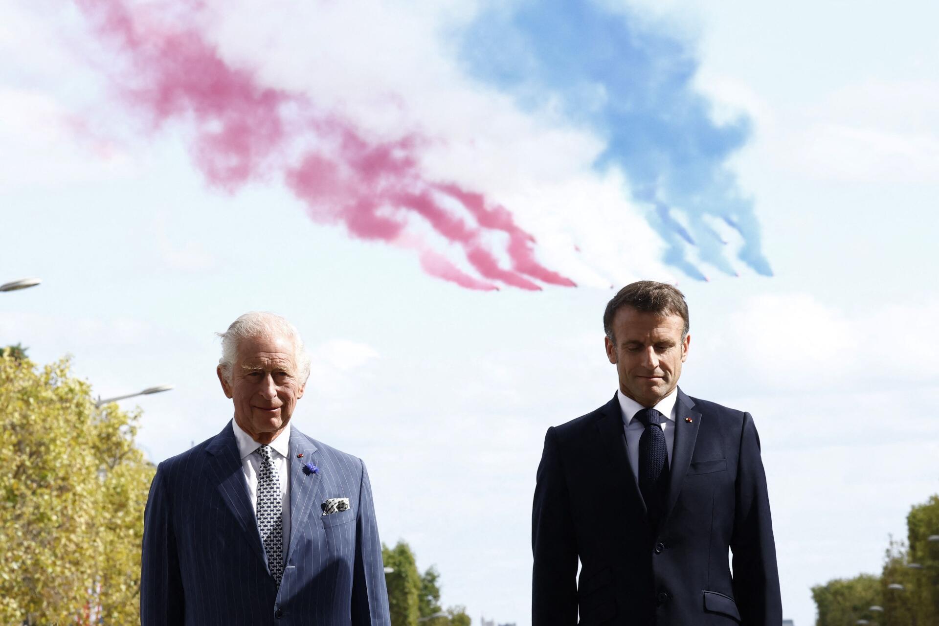 Charles III et Emmanuel Macron à l’Arc de triomphe, le 20 septembre 2023.