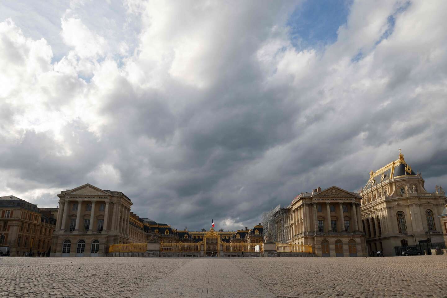 Le tribunal administratif de Versailles suspend la sanction d’un conservateur du château