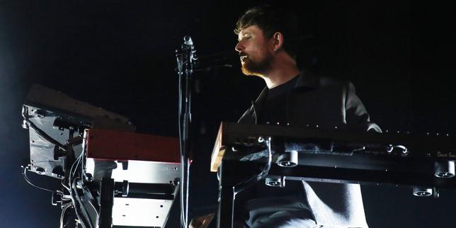 A Paris James Blake transforme lOlympia en discothque techno