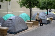 Un cam de migrants installé dans le centre-ville de Marseille, le 21 septembre 2023.