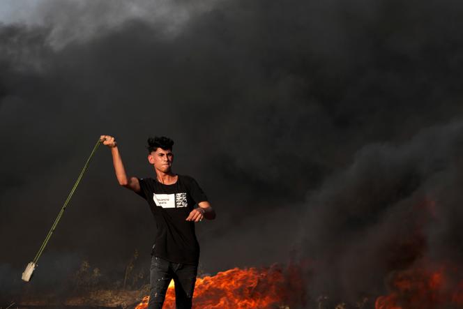 Un manifestant palestinien pendant des affrontements avec les forces de sécurité israéliennes le long de la frontière avec Israël, à l’est de la ville de Gaza, vendredi 22 septembre 2023.
