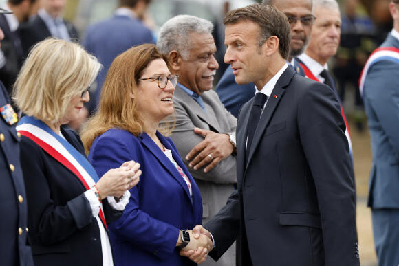 Emmanuel Macron avec Sonia Backès, lors d’une cérémonie de Bir-Hakeim, à Nouméa, le 25 juillet 2023.