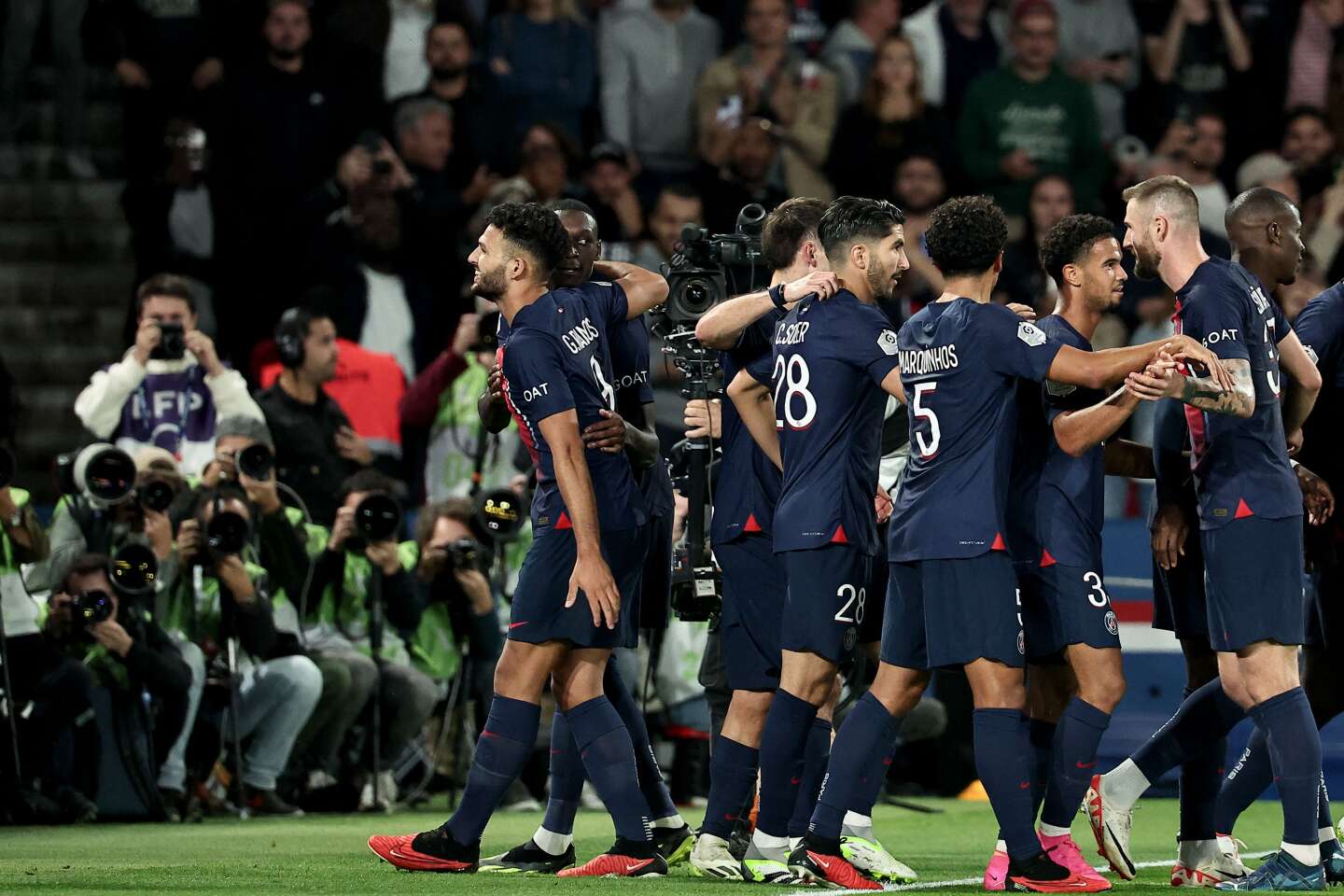 for homophobic chants, PSG and four of its players summoned by the Professional Football League