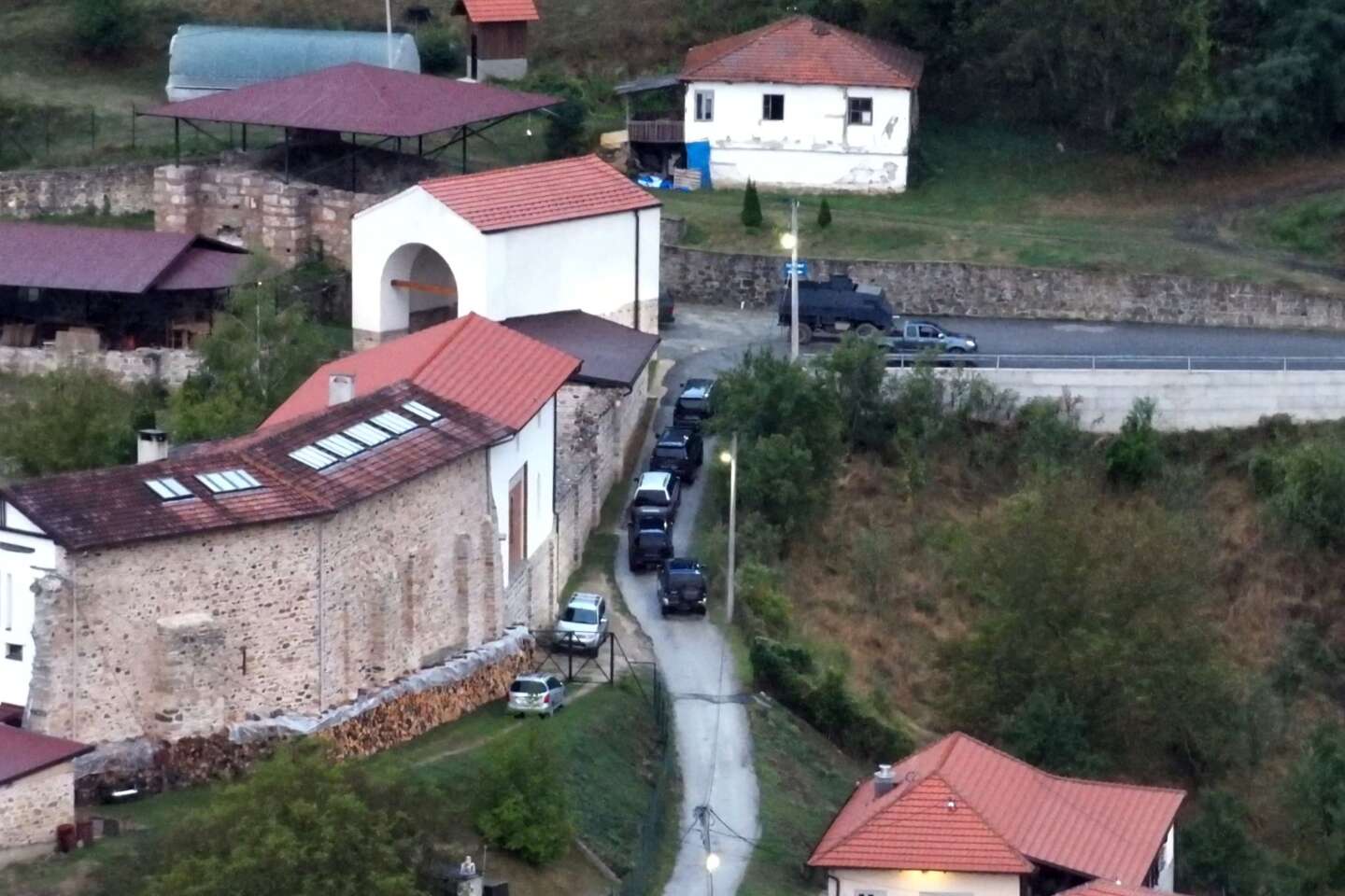 Kosovo : la police a repris le contrôle d’un monastère où s’étaient retranchés des hommes après le meurtre d’un policier
