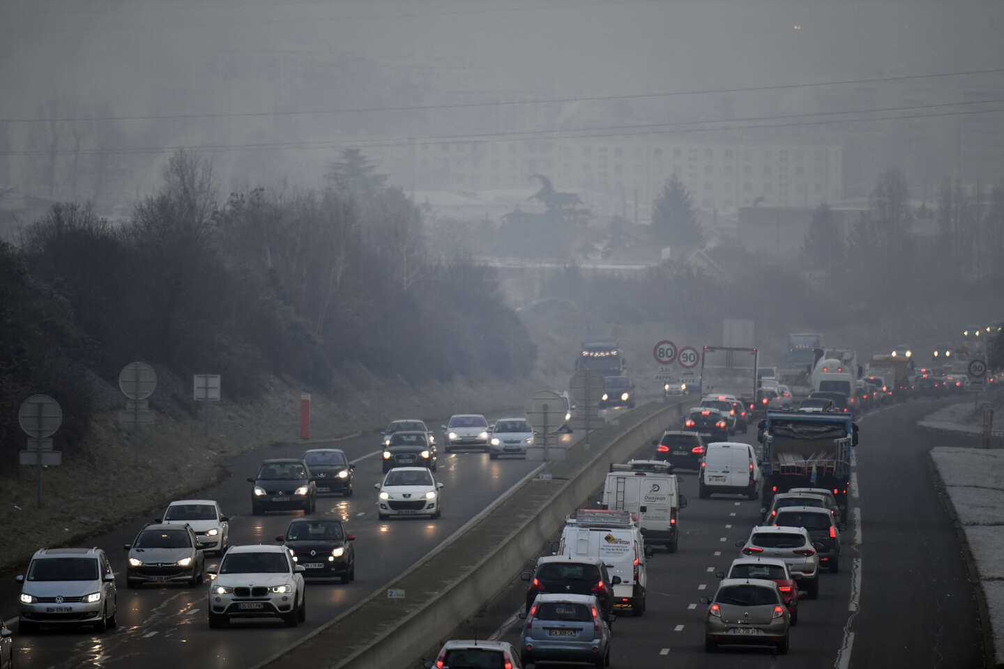 Les pays membres de l’UE refusent de durcir les normes sur les gaz d’échappement des voitures