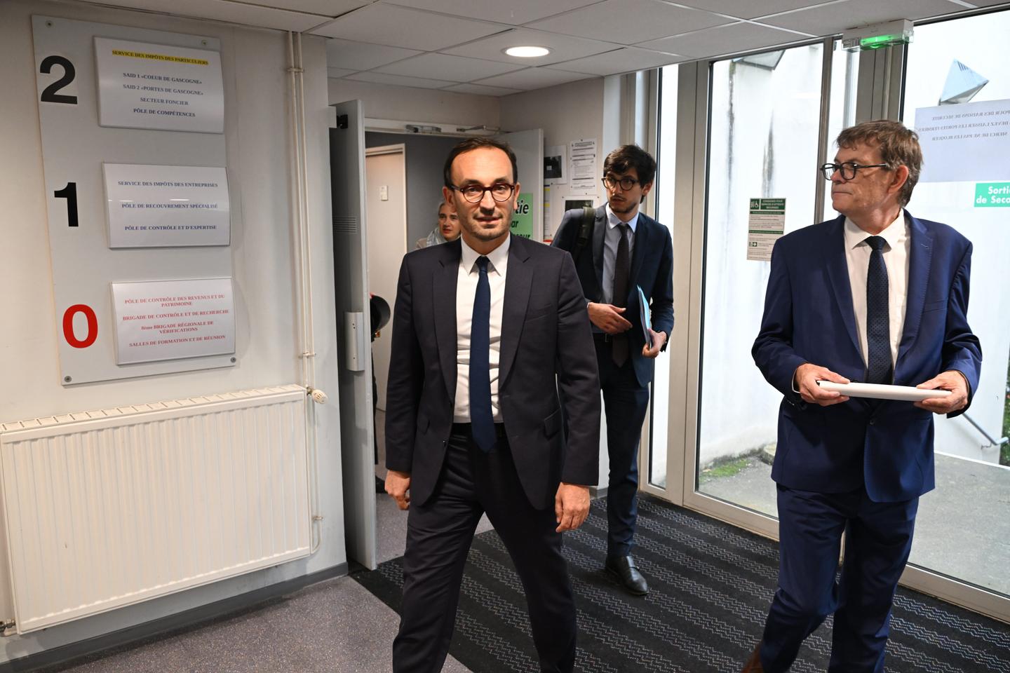 Minister Thomas Cazenave, ein Auge auf die öffentlichen Finanzen, ein anderes auf Bordeaux