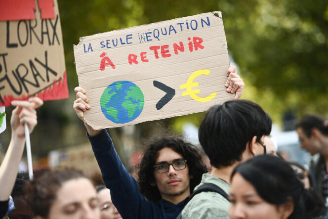 Lors d’une manifestation pour le climat, à Paris, le 25 septembre 2022.