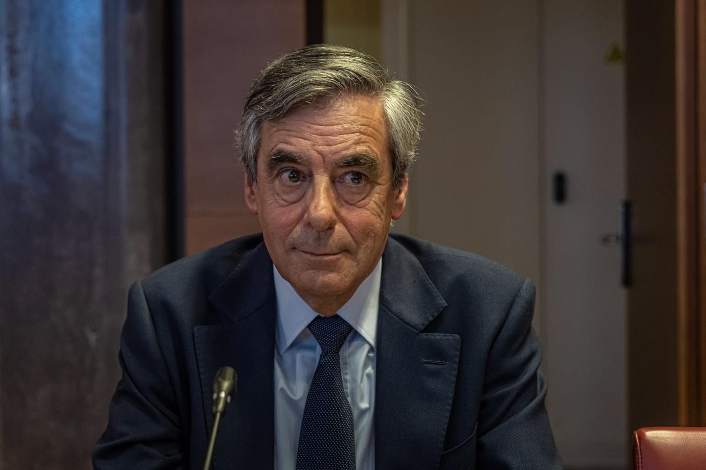 on the right, embarrassment and discretion after the decision of the Constitutional Council