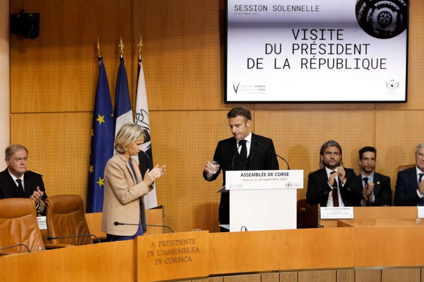 Le discours d’Emmanuel Macron, à Ajaccio : « Ayons l’audace de bâtir une autonomie à la Corse, dans la République »