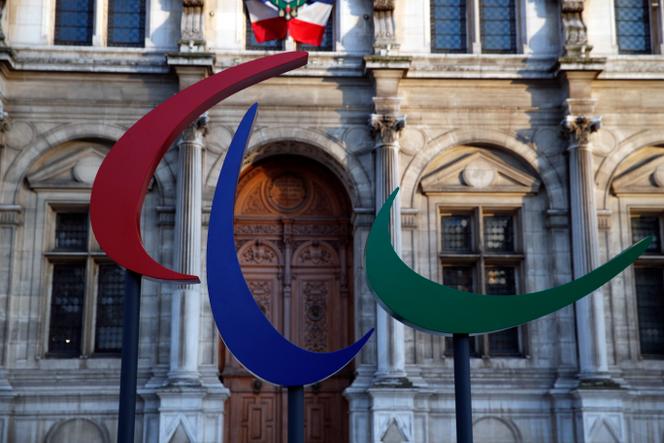 The logo of the Paris 2024 Paralympic Games is pictured in front of the Paris town hall in November 2017. 