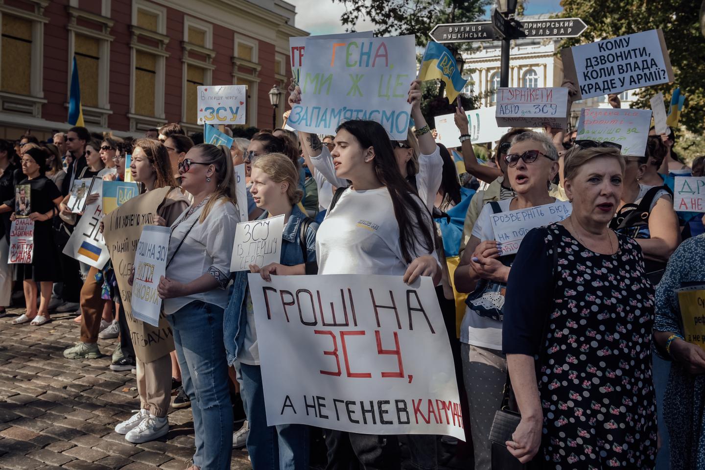 Democratic debate, a virtue in wartorn Ukraine