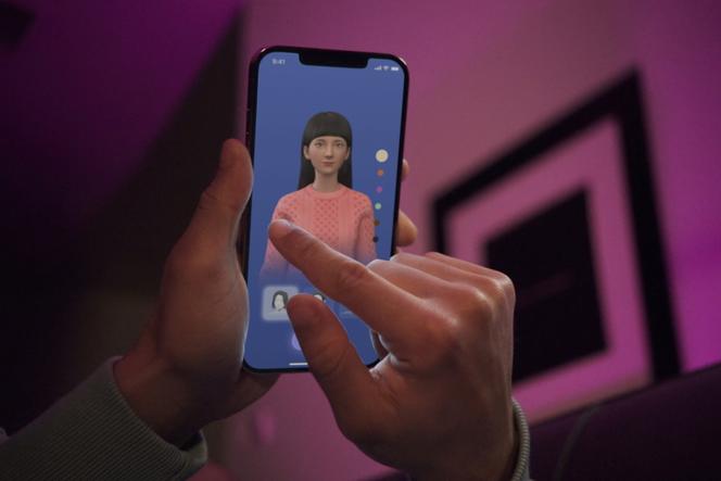 Personnalisation d’un avatar de chatbot connu sous le nom de Replika, à San Francisco, Californie, en juin 2022.