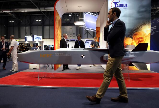 Un misil Taurus KEPD 350 en la Exposición Internacional de Seguridad y Defensa, en Madrid, 17 de mayo de 2023.