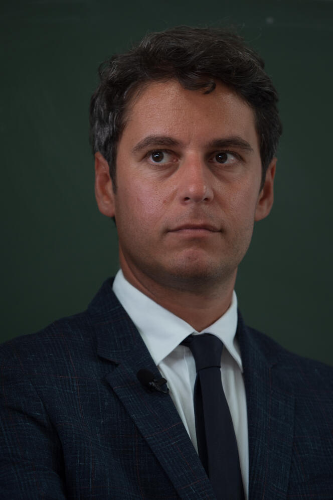 Gabriel Attal, ministre de l’éducation nationale, au lycée Jean-Hinglo, au Port (La Réunion), le 17 août 2023.