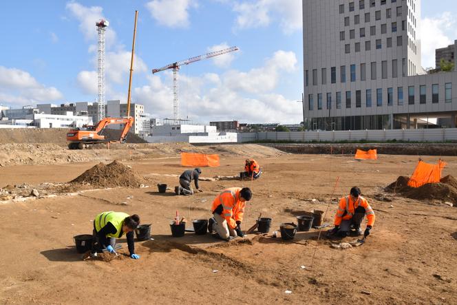 Excavation of Middle Neolithic occupation levels, in Ivry-sur-Seine (Paris region), May 16, 2023.