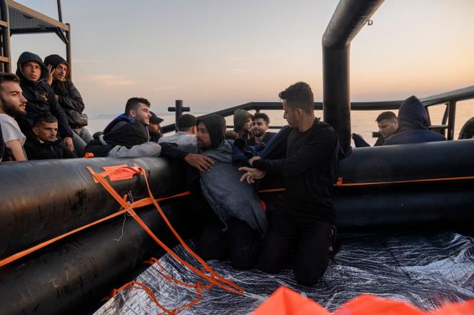 Migrants rescued by Turkish coastguards in Aegean waters