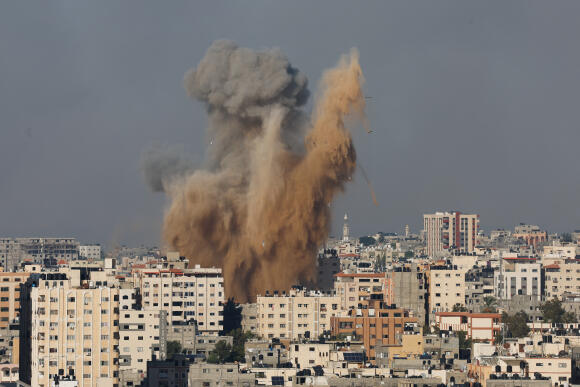 Des frappes israéliennes à Gaza, le 7 octobre 2023.