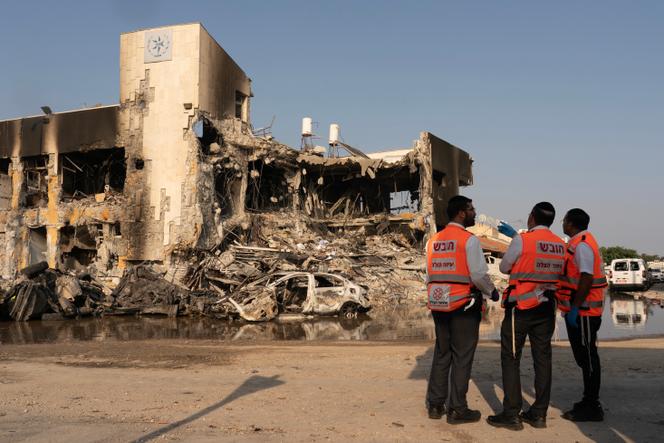 Doctors in front of the police station in Sderot (Israel), October 8, 2023.