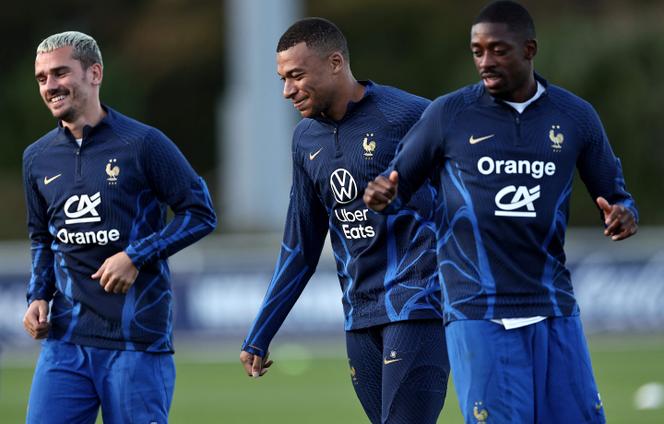 Antoine Griezmann, Kylian Mbappé y Ousmane Dembélé durante un entrenamiento de la selección francesa de fútbol en Clairefontaine (Yvelines), el 10 de octubre de 2023.