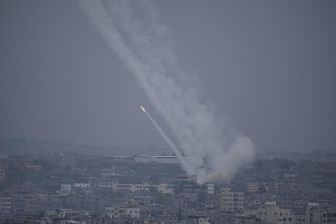 Se lanzan cohetes hacia Israel desde la Franja de Gaza el 9 de octubre de 2023. 