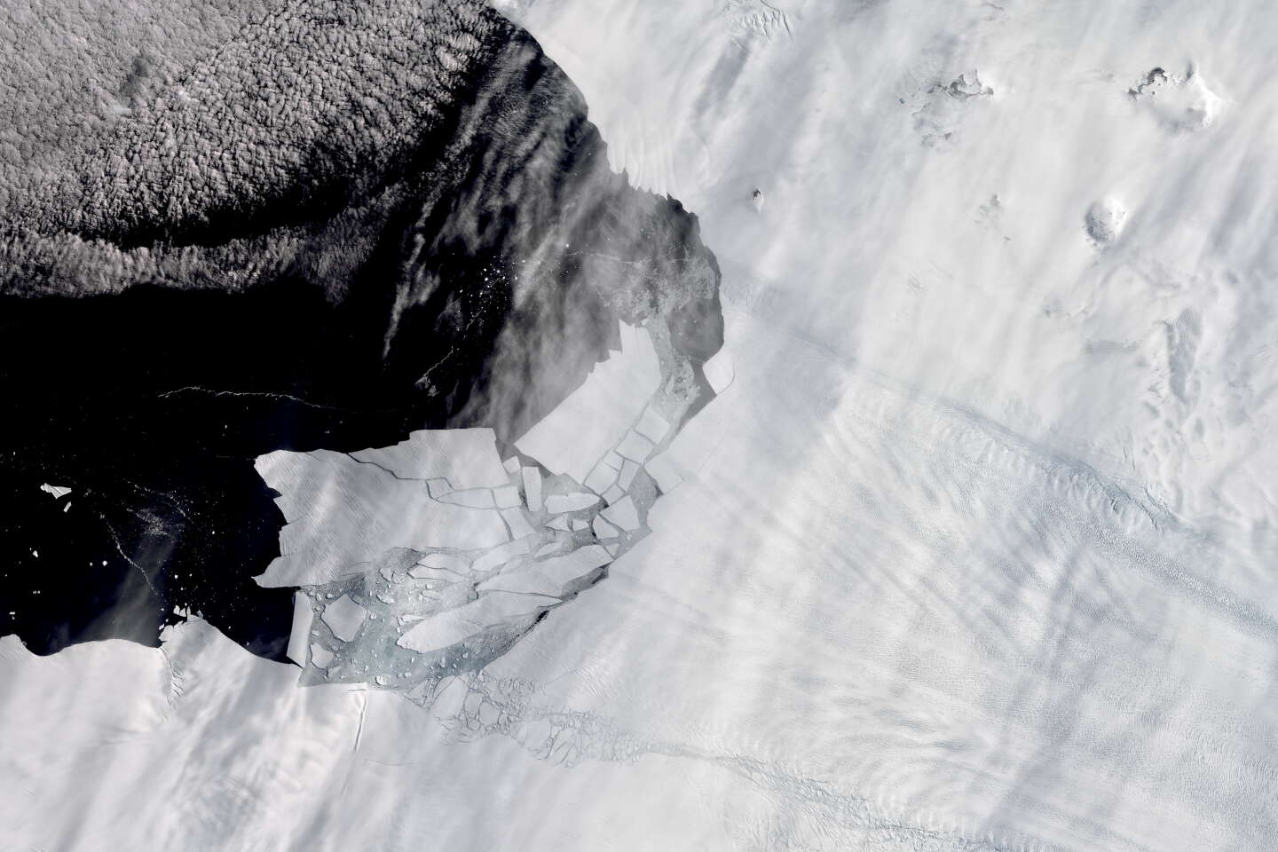 Obawy dotyczą rekordowego topnienia lodu morskiego na Antarktydzie
