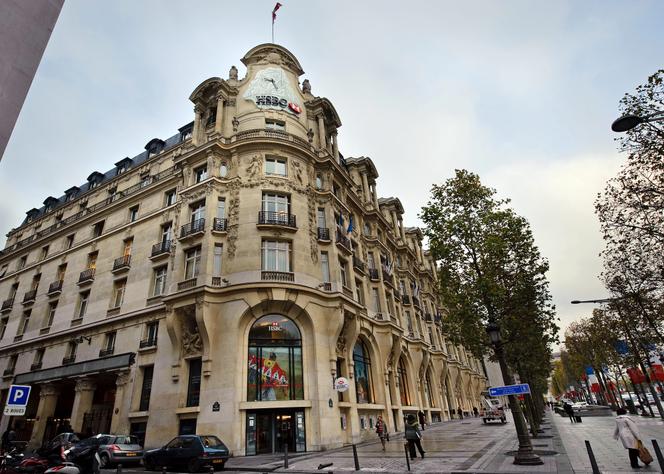 Image of Le magasin Louis Vuitton, 101 Avenue des Champs elysees