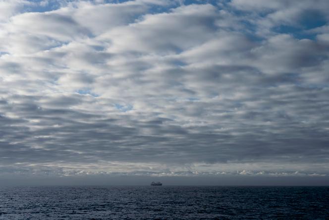 Le 6 mars 2023, un bateau de pêche chinois au nord de la péninsule Antarctique. 