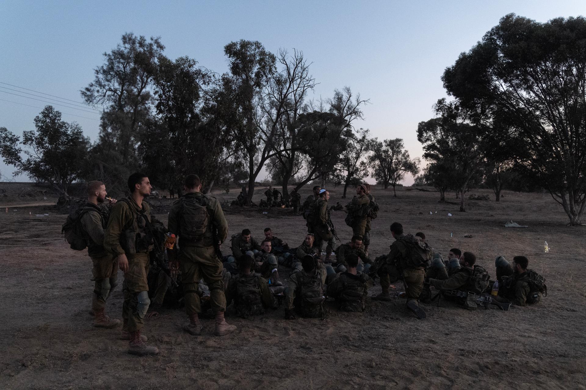 Israeli forces prepare for war on Gaza border