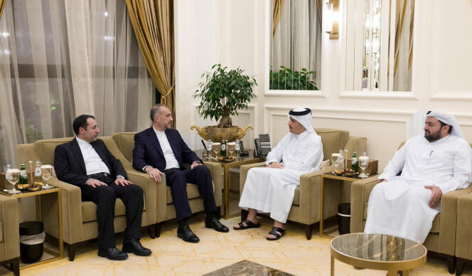 Le premier ministre et le ministre des affaires étrangères du Qatar reçoivent, le 14 octobre à Doha, le ministre des affaires étrangères iranien.