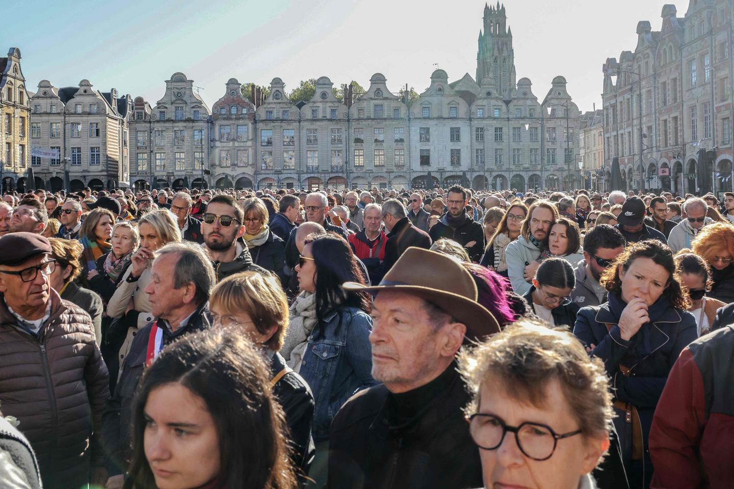 En Images : L’hommage à Dominique Bernard à Arras