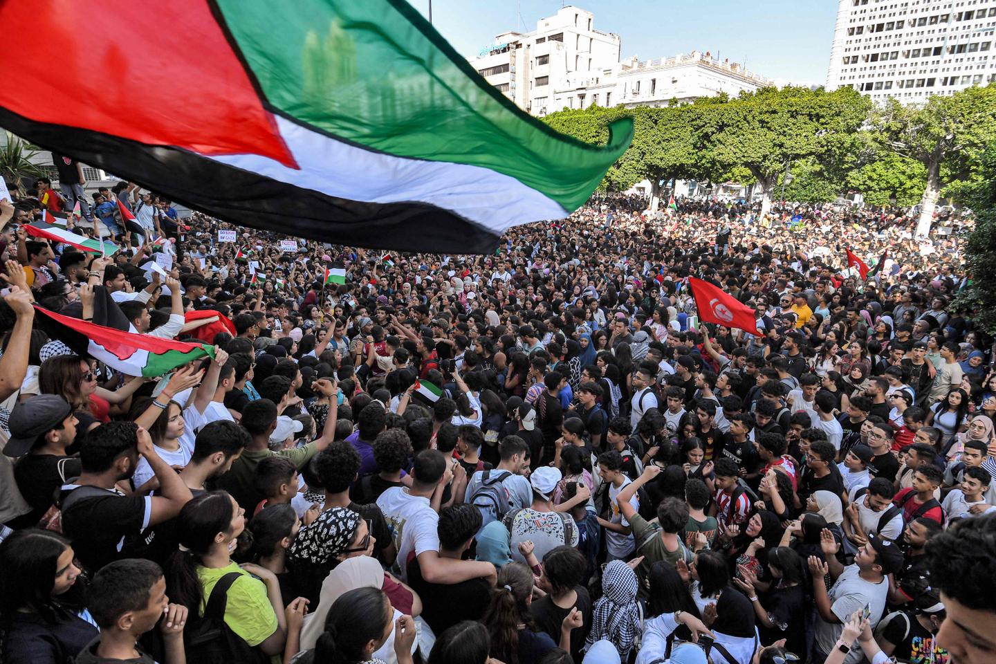 Thousands in Tunisia protest against Israel outside French embassy
