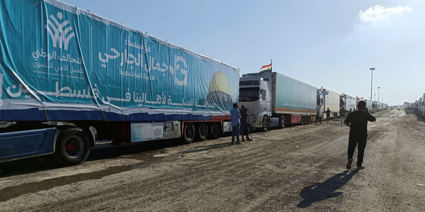 Los convoyes humanitarios para Gaza siguen esperando en el paso fronterizo de Rafah