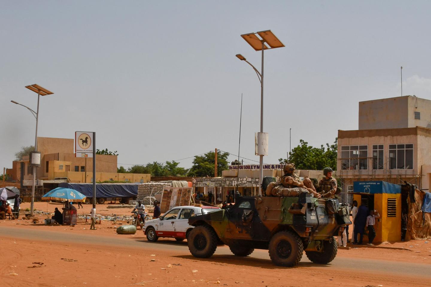 France completes troop withdrawal from Niger, closes embassy