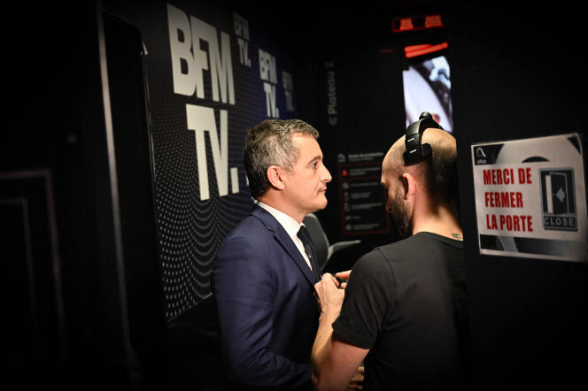 Gérald Darmanin se prepara para una entrevista en BFM-TV, en París, el 19 de octubre de 2023. 