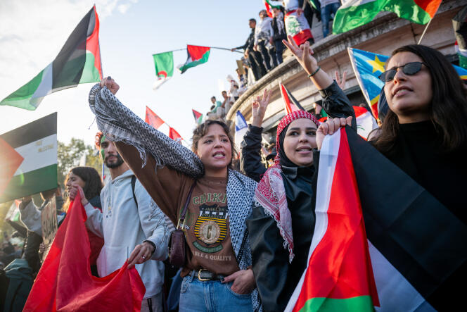 Manifestación en apoyo de la población palestina en la Place de la République en París, 22 de octubre de 2023.