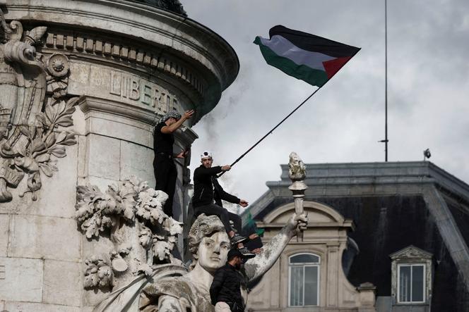 French labor unions and organizations call for peace and an immediate ceasefire in Gaza during a demonstration at Place de la Republique in Paris, France, October 22, 2023.
