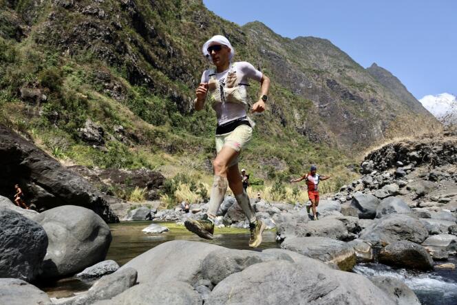 Aurélien Dunand-Pallaz, lors de la Diagonale des fous 2023, à La Réunion, course d’ultra-trail à laquelle il est arrivé premier.